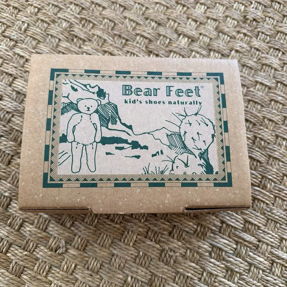 Vintage Bear Feet Baby Girl White Mary Jane Shoes Size 2